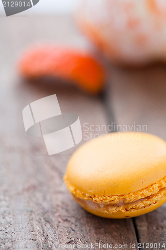 Image of Macaroon and orange