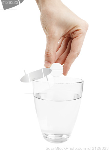 Image of Effervescence tablet and a glass of water