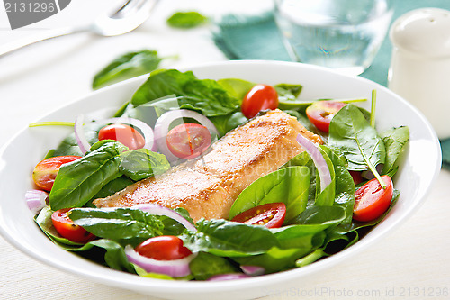 Image of Salmon with Spinach salad
