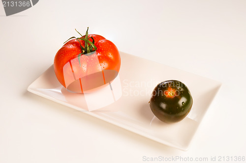 Image of Red and green tomatoes