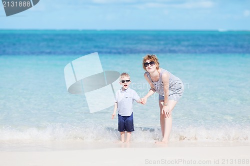 Image of family at the beach