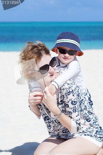 Image of family at the beach