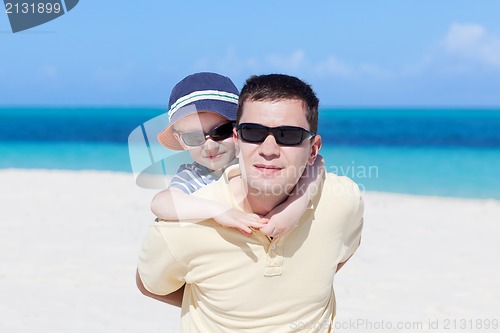 Image of family at the beach