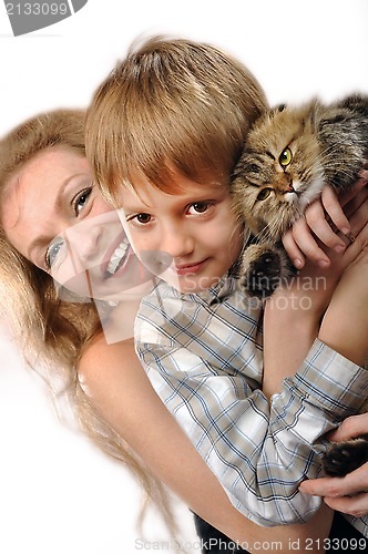 Image of happy mother and son with a cat