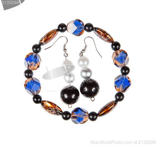 Image of A set of jewelry. Bracelet and earrings
