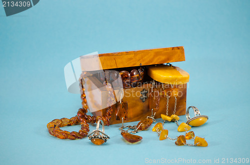 Image of amber jewelry necklace ring retro wooden box blue 