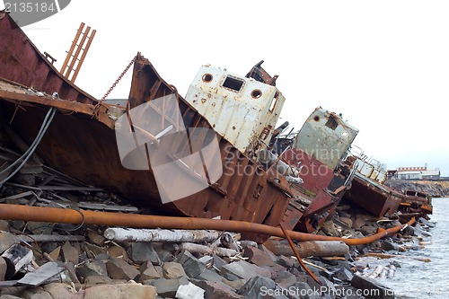 Image of collapsing port