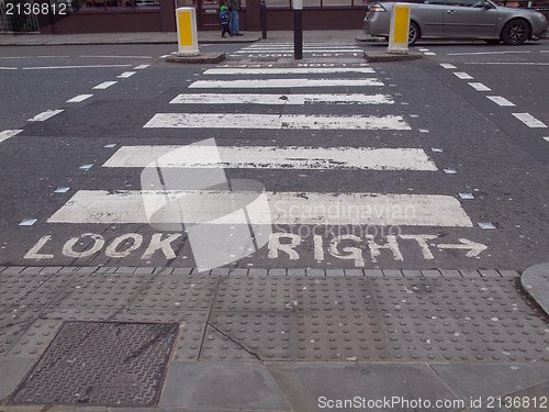Image of Look Right sign