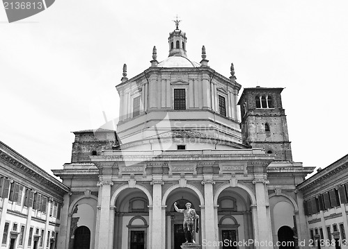 Image of San Lorenzo church, Milan