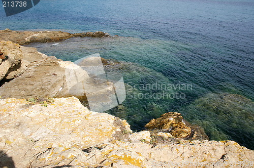 Image of rocks below the water line