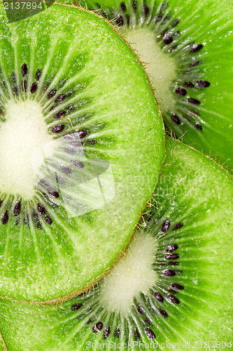Image of slices of juicy kiwi fruit