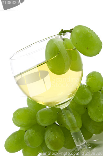 Image of wine and green grapes