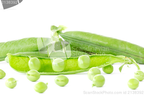 Image of peas  over a white background