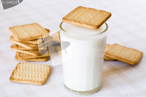 Image of milk and cookies 