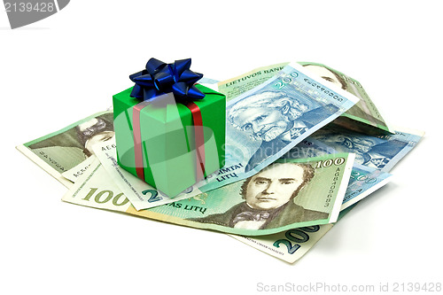 Image of gift box on money