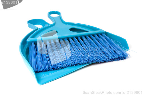 Image of blue scoop for dust and brush