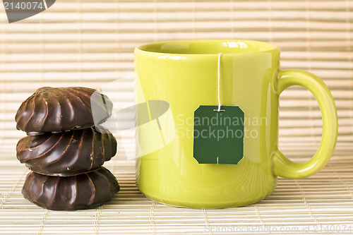 Image of cup of tea and chocolate marshmallows