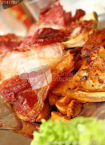 Image of cooked bacon with salad