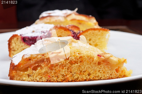 Image of pie with apple, pear and plum