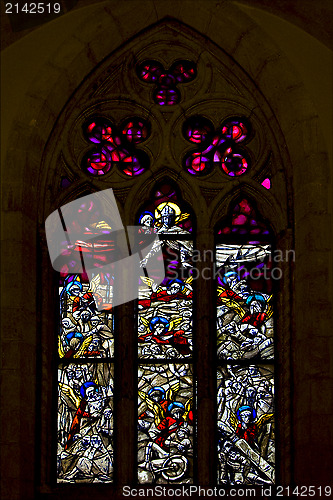 Image of the colored rose window