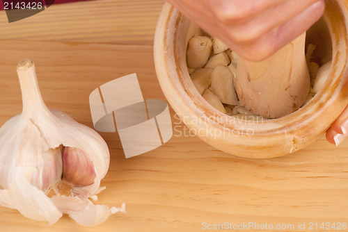 Image of Processing garlic 