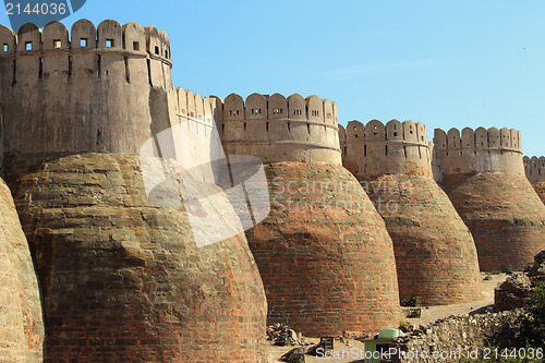 Image of wall of kumbhalgarh fort