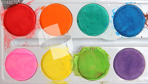 Image of set of water-colour paints
