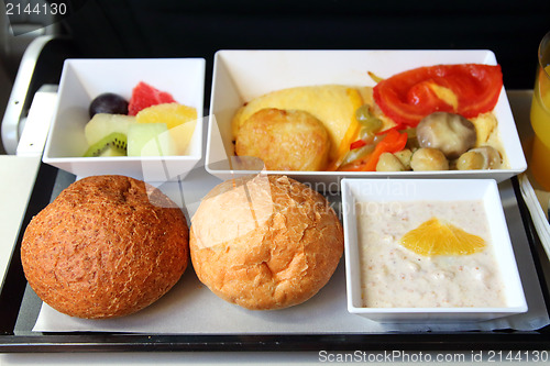 Image of lunch in airplane