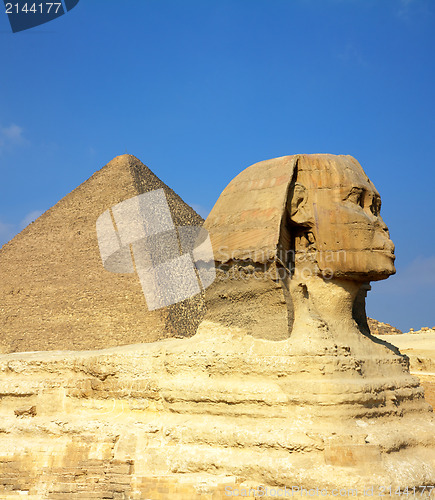 Image of egypt Cheops pyramid and sphinx