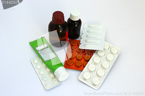 Image of Packings with pills and drugs