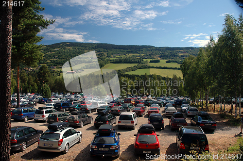 Image of Norwegian farmland and cars