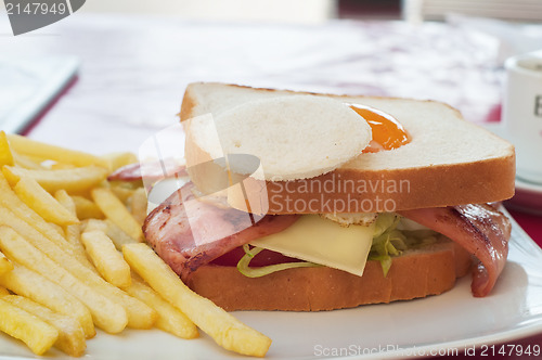 Image of Sandwich with egg