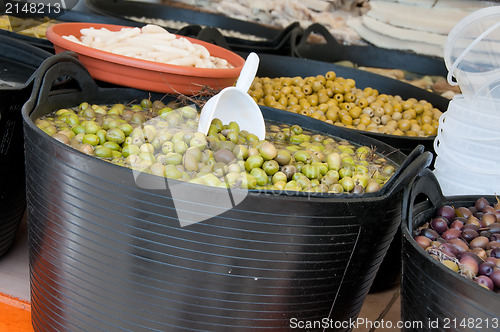 Image of Different sorts of olives