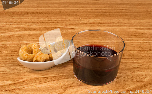 Image of Wine and pork rinds