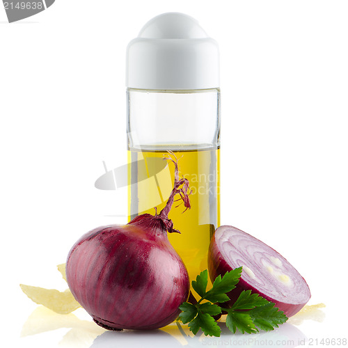 Image of Red onions and olive oil