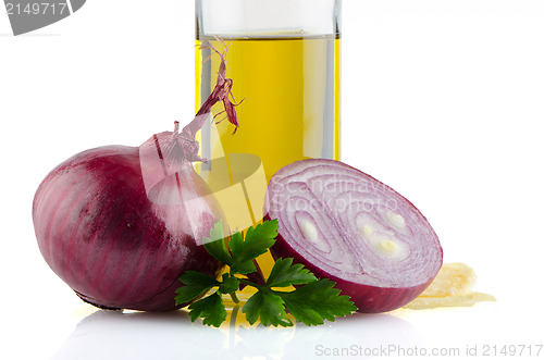 Image of Red onions and olive oil