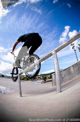 Image of Double peg grind