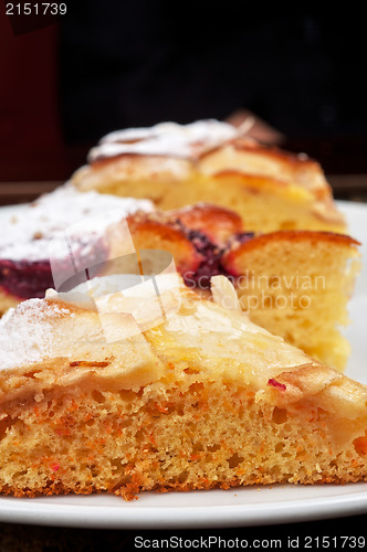 Image of pie with apple, pear and plum