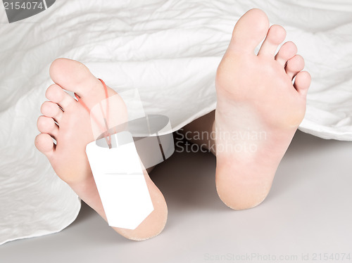 Image of Dead body with toe tag