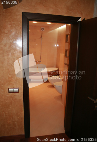 Image of Modern bathroom