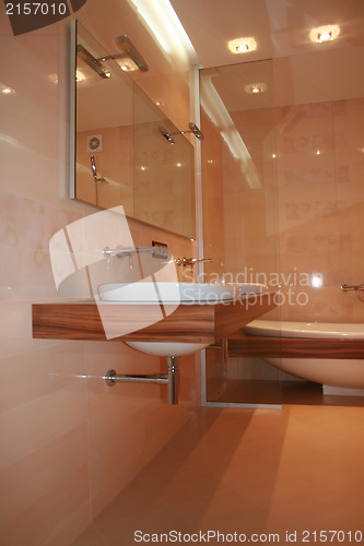 Image of Modern bathroom