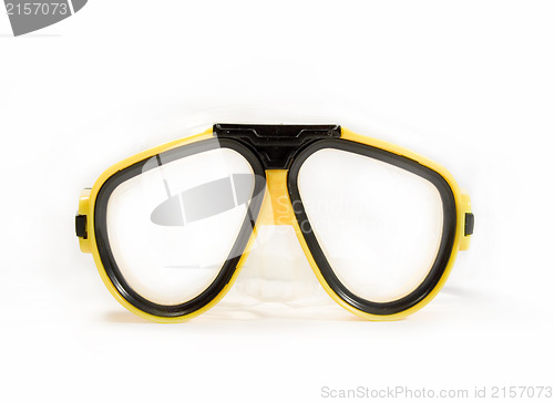 Image of Yellow diving mask isolated