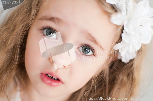 Image of Lovely girl watching on you