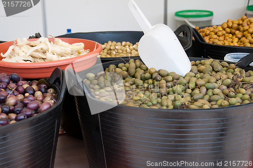 Image of Different sorts of olives