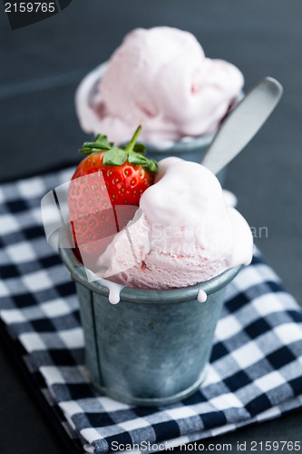 Image of Strawberry ice cream