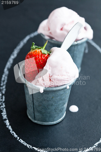 Image of Strawberry ice cream