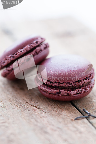 Image of Macaroons on wooden table