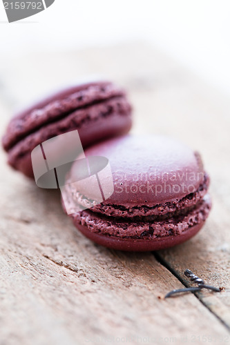 Image of Macaroons on wooden table