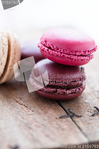 Image of Macaroons on wooden table