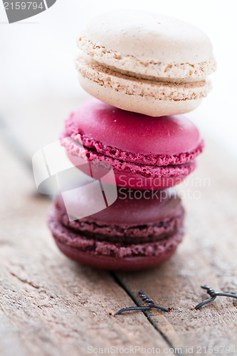 Image of Macaroons on wooden table